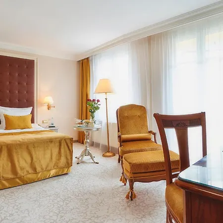 Carlsbad Plaza Medical & Wellness 5*