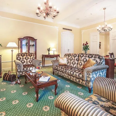 호텔 Carlsbad Plaza Medical & Wellness 5*